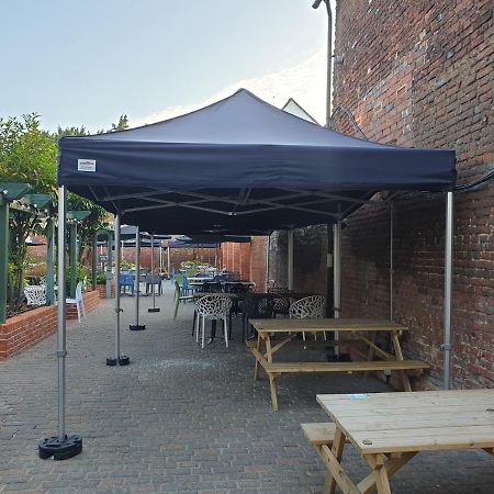 The Catherine Wheel Wetherspoon Hotel Henley-on-Thames Bagian luar foto