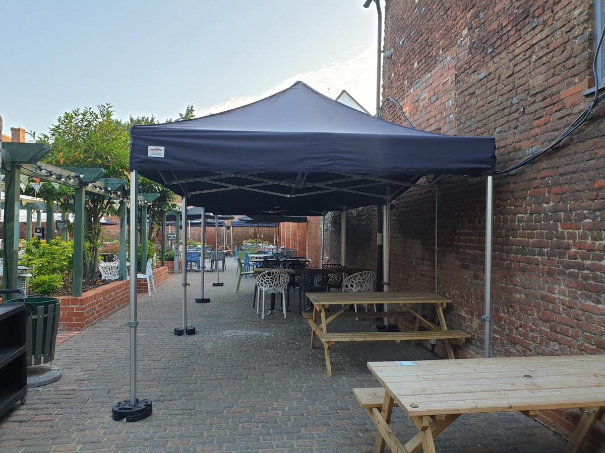 The Catherine Wheel Wetherspoon Hotel Henley-on-Thames Bagian luar foto