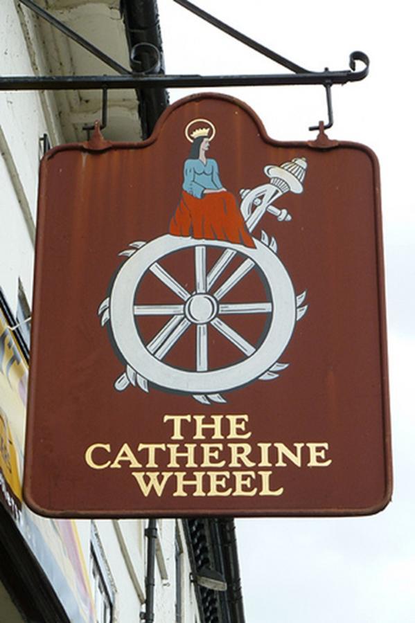 The Catherine Wheel Wetherspoon Hotel Henley-on-Thames Bagian luar foto