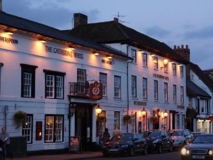 The Catherine Wheel Wetherspoon Hotel Henley-on-Thames Bagian luar foto