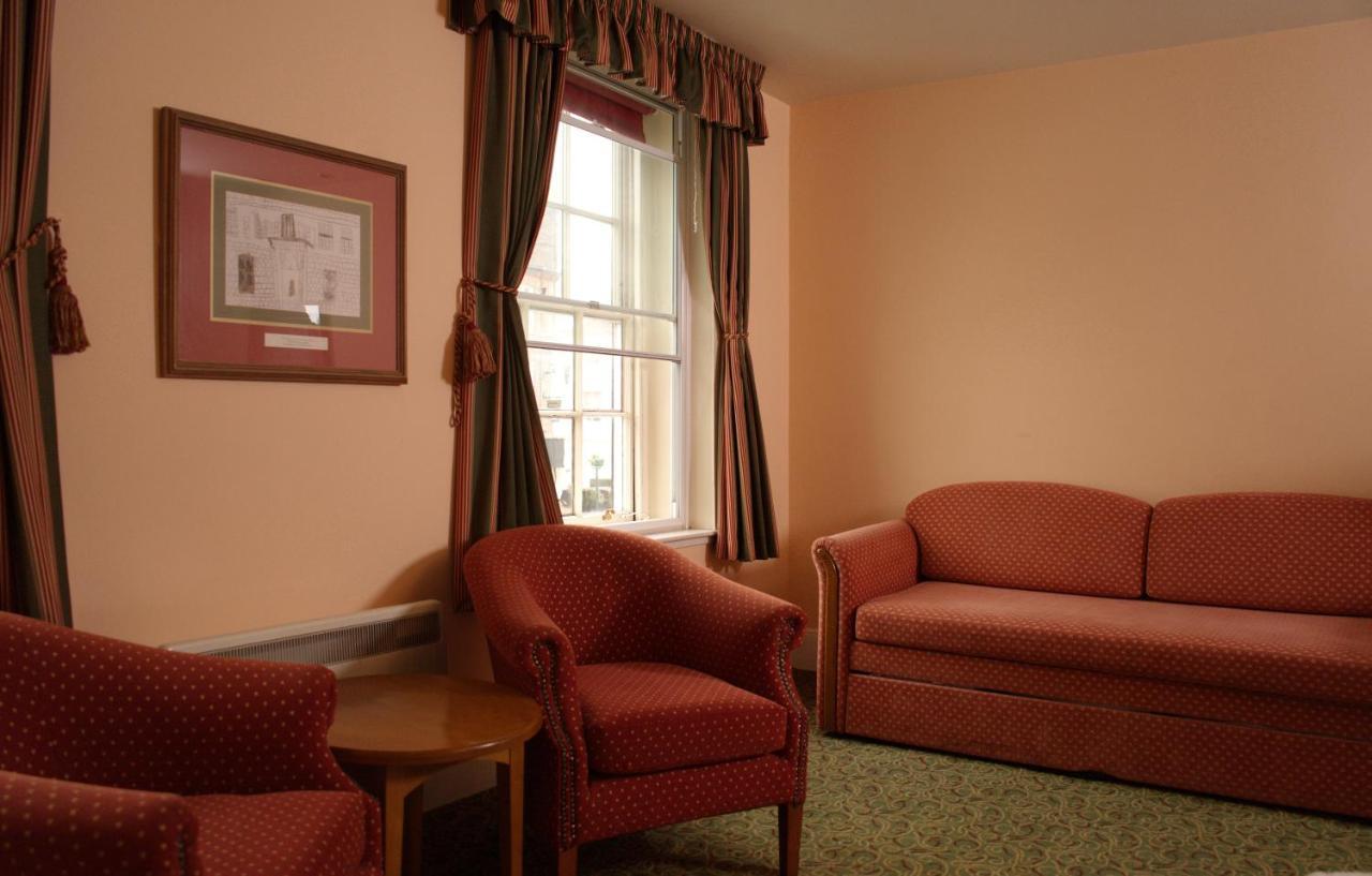 The Catherine Wheel Wetherspoon Hotel Henley-on-Thames Bagian luar foto